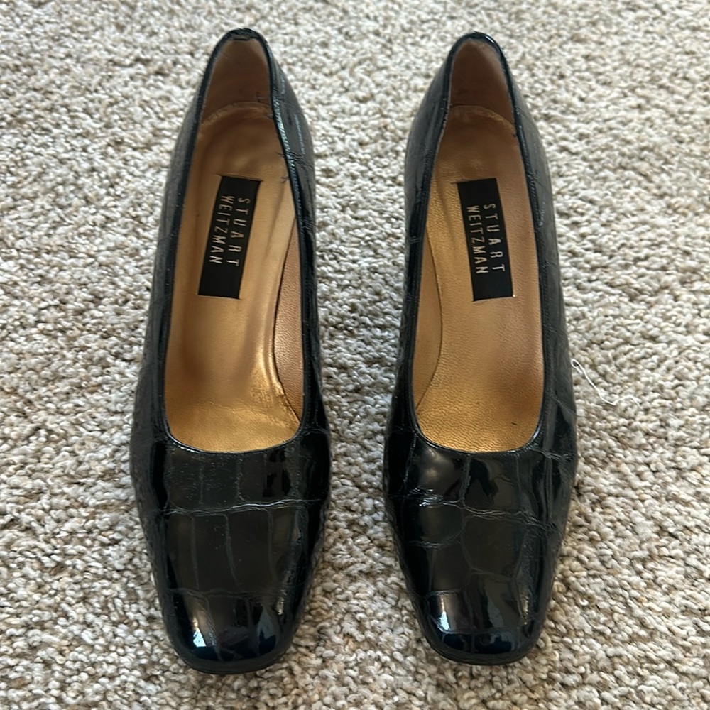 Stuart Weitzman Black Patent Croc Embossed Leather Pumps EU 39 US 8.5 Designer